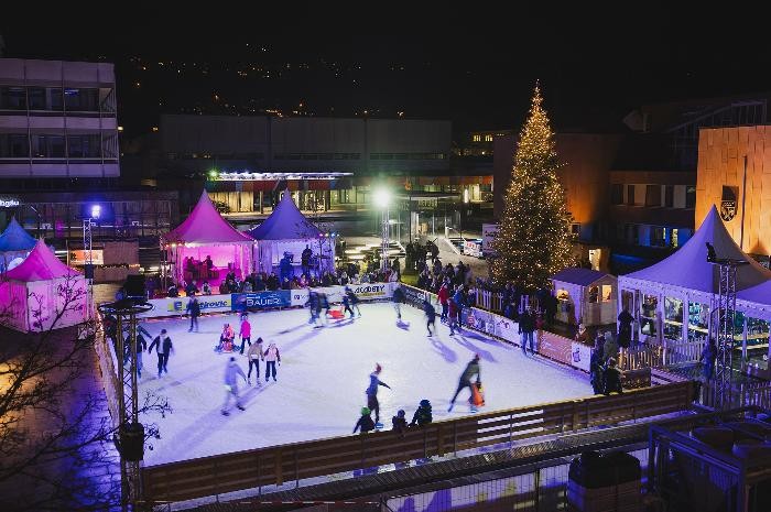 Eisbahn auf dem Rathausplatz