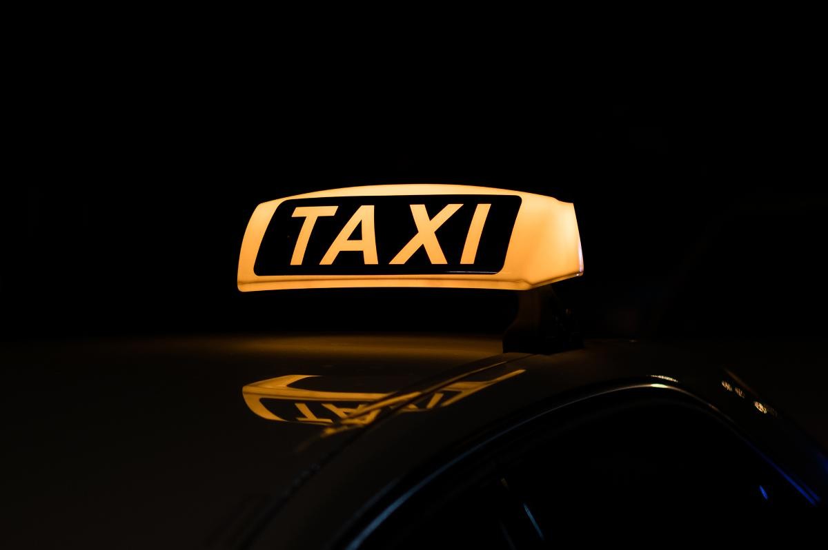 Taxi in der Nacht