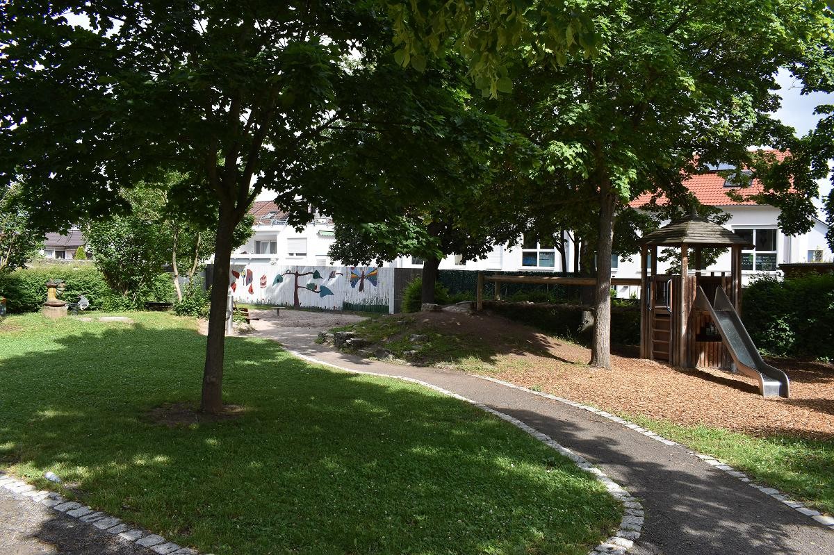 Spielplatz Raupe Nimmersatt